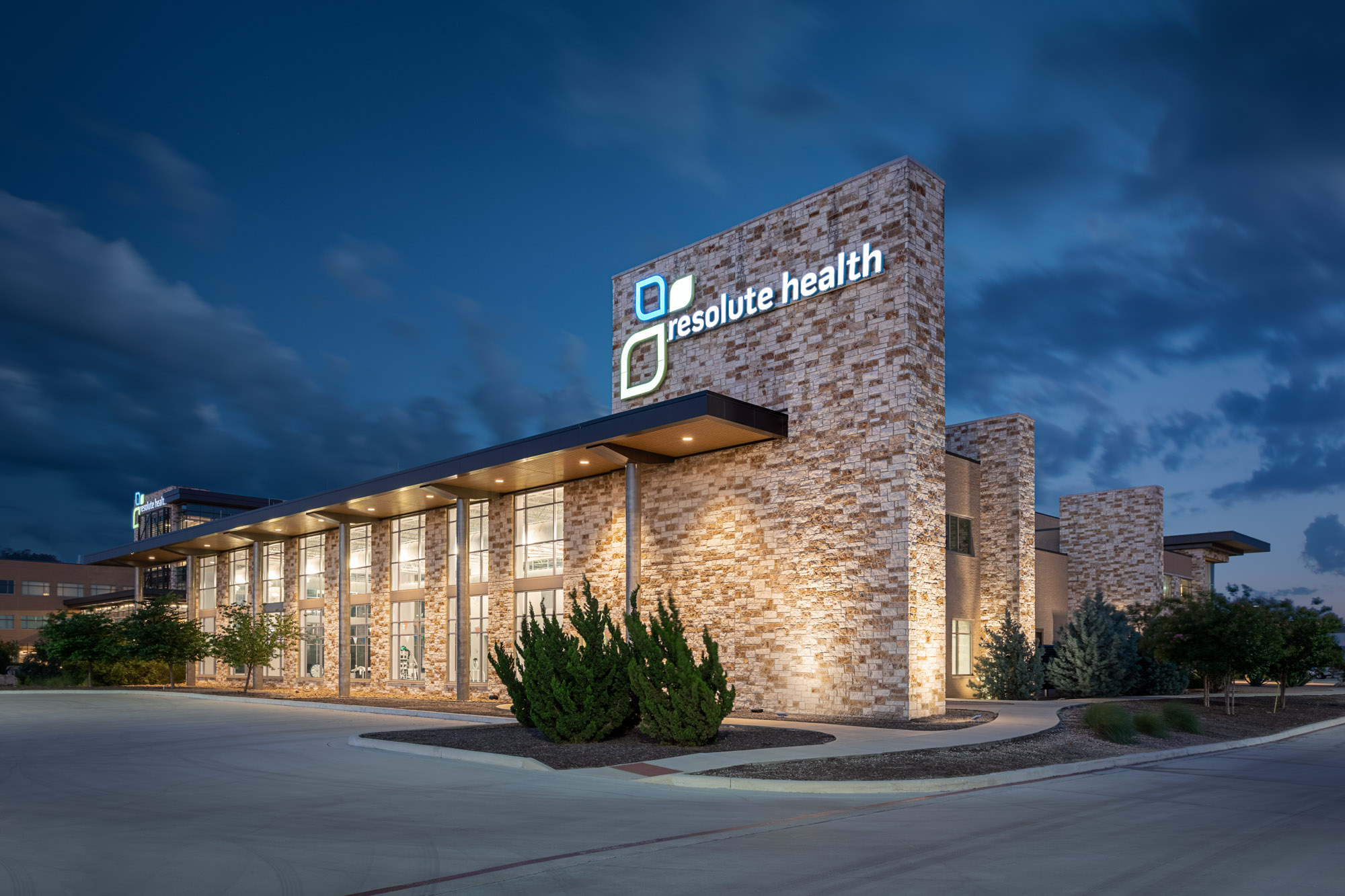 Resolute-Night-closer